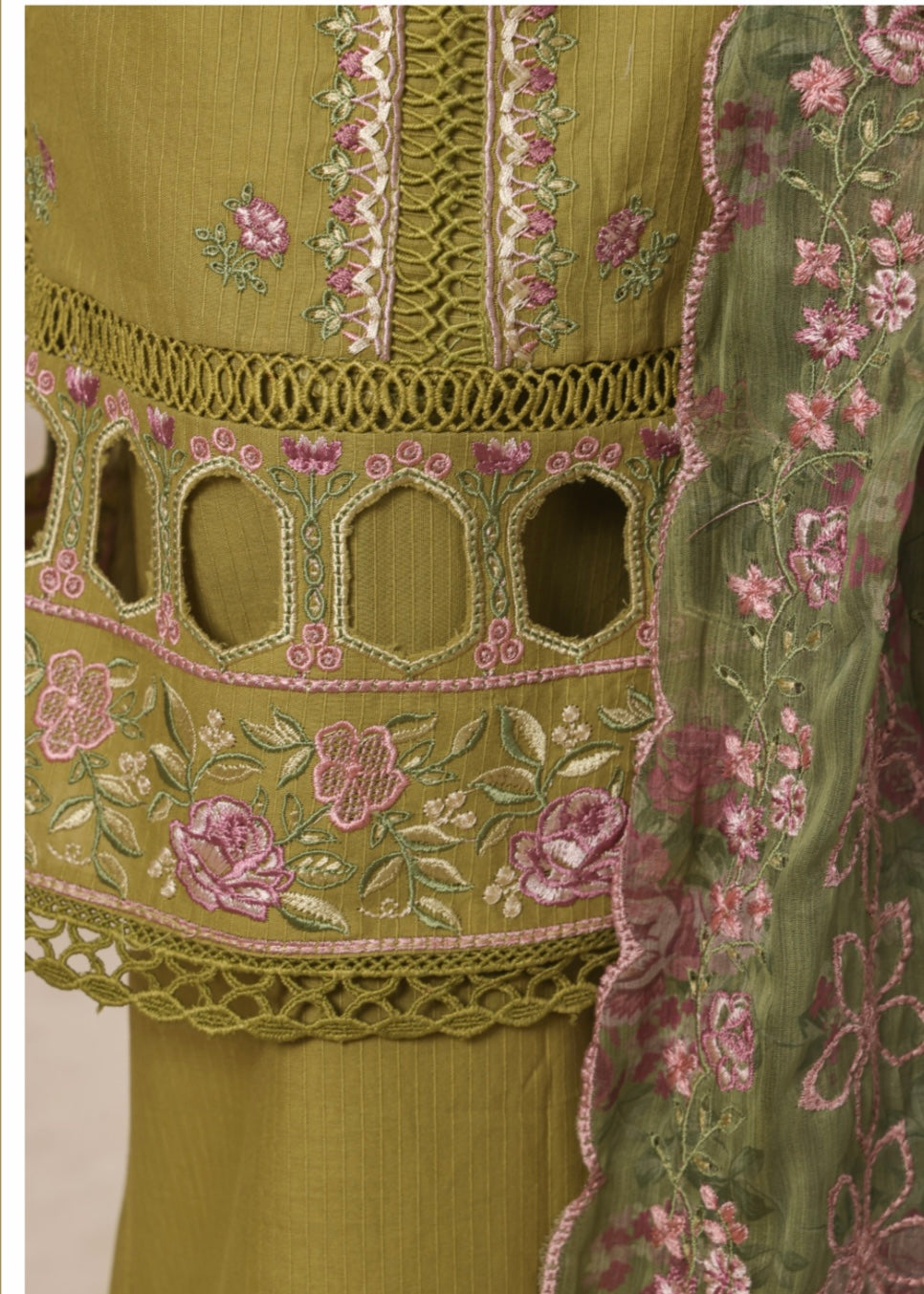 MCSBM205-LUXURY EMBROIDERED LAWN SUIT