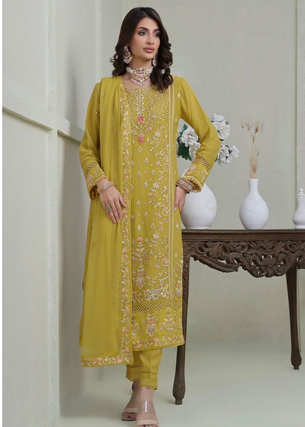 MCWU207-LUXURY CHIFFON EMBROIDERED SUITS