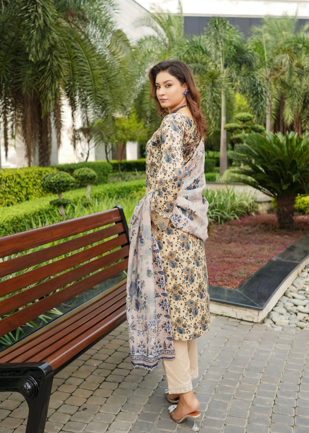 MCMR503-EMBROIDERED LAWN SUIT