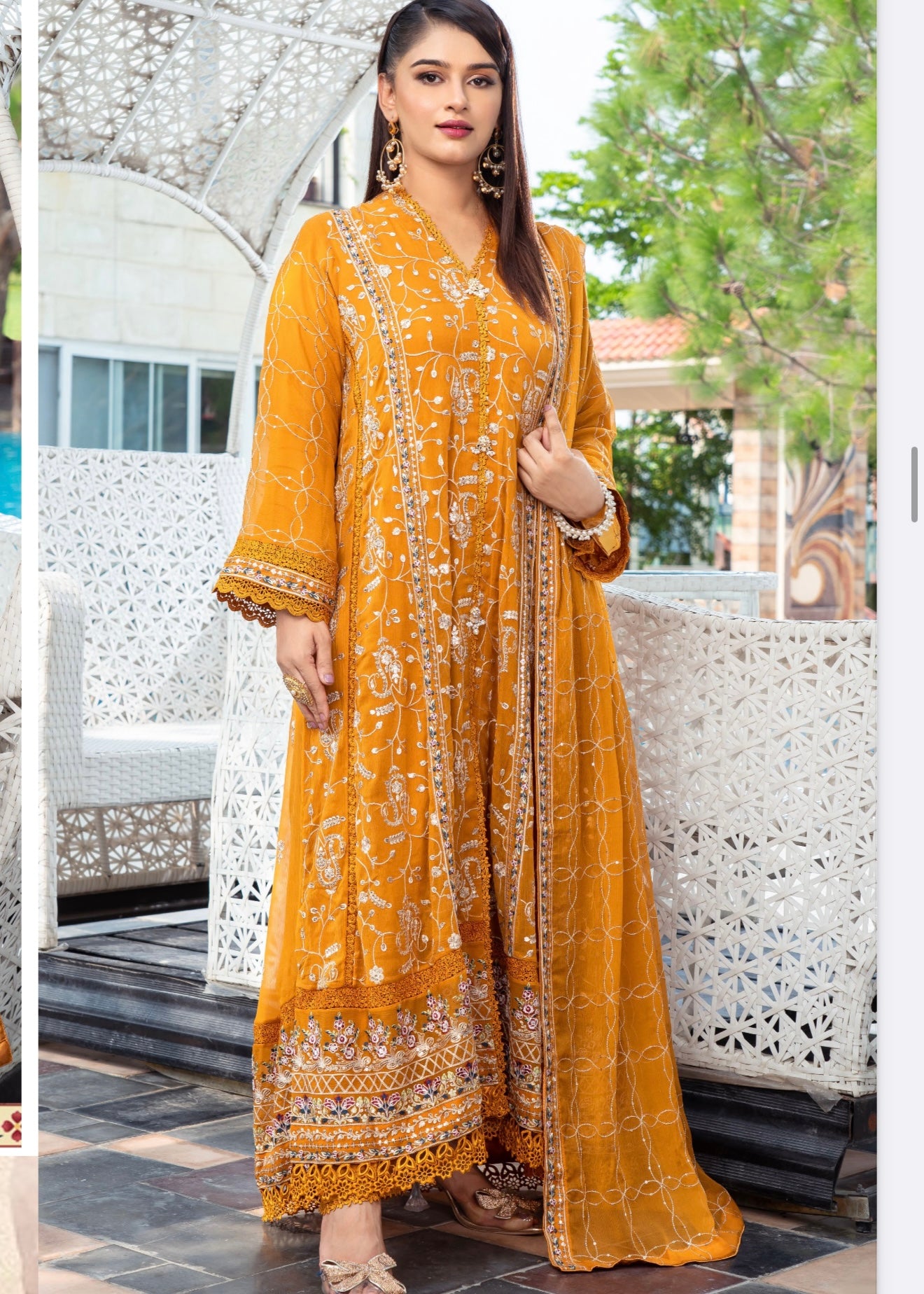 MCAN709-PREMIUM CHIFFON GOWN