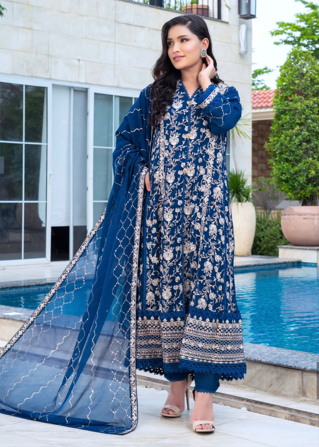 MCAN710-PREMIUM CHIFFON GOWN