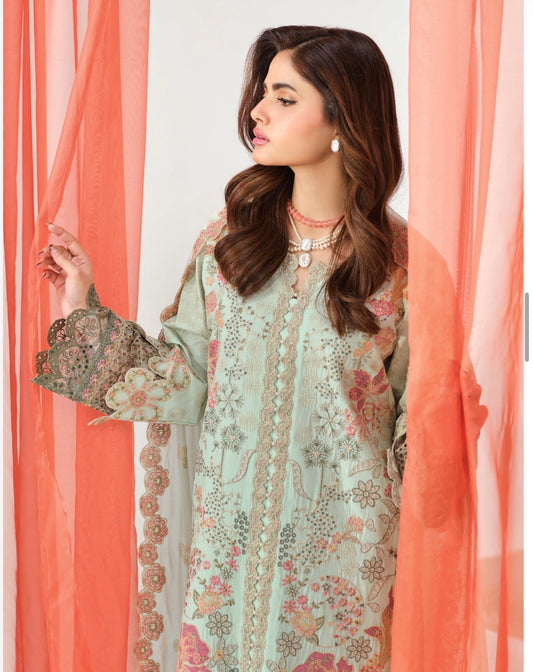MCR225-LUXURY LAWN SUITS