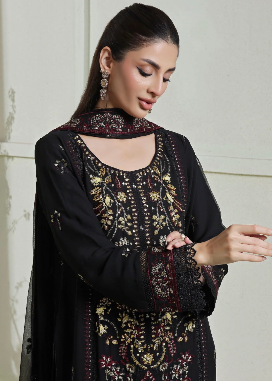 MCWU204-LUXURY CHIFFON EMBROIDERED SUITS