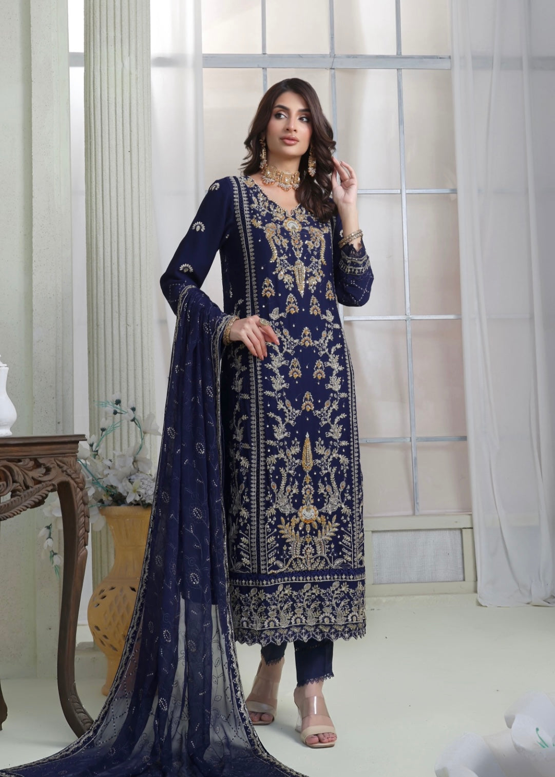MCWU209-LUXURY CHIFFON EMBROIDERED SUITS