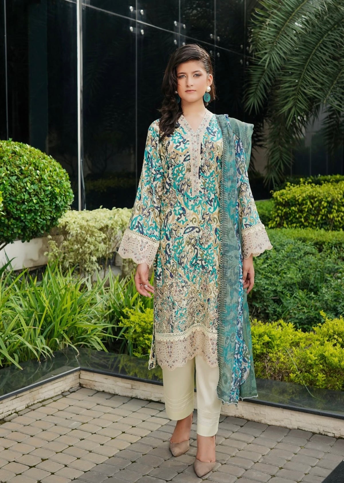 MCMR504-EMBROIDERED LAWN SUIT