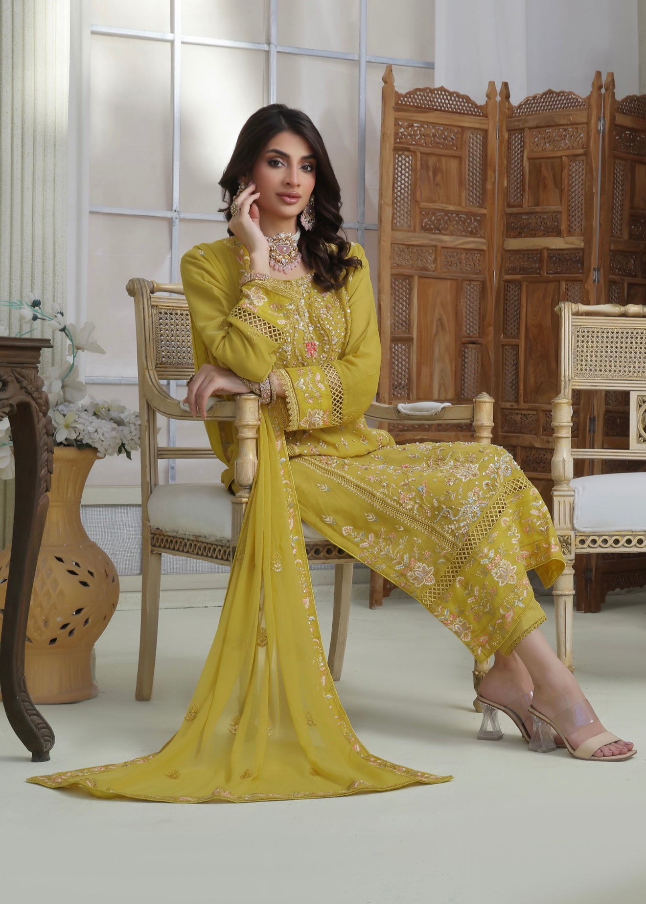 MCWU207-LUXURY CHIFFON EMBROIDERED SUITS