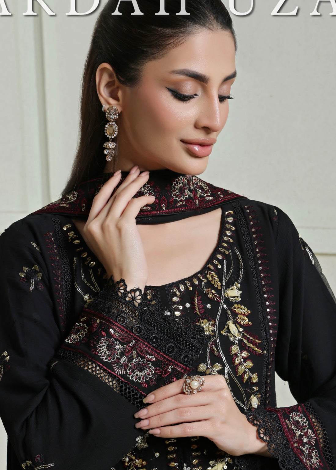 MCWU204-LUXURY CHIFFON EMBROIDERED SUITS