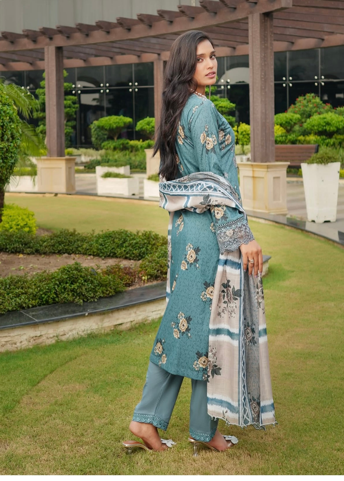 MCMR506-EMBROIDERED LAWN SUIT