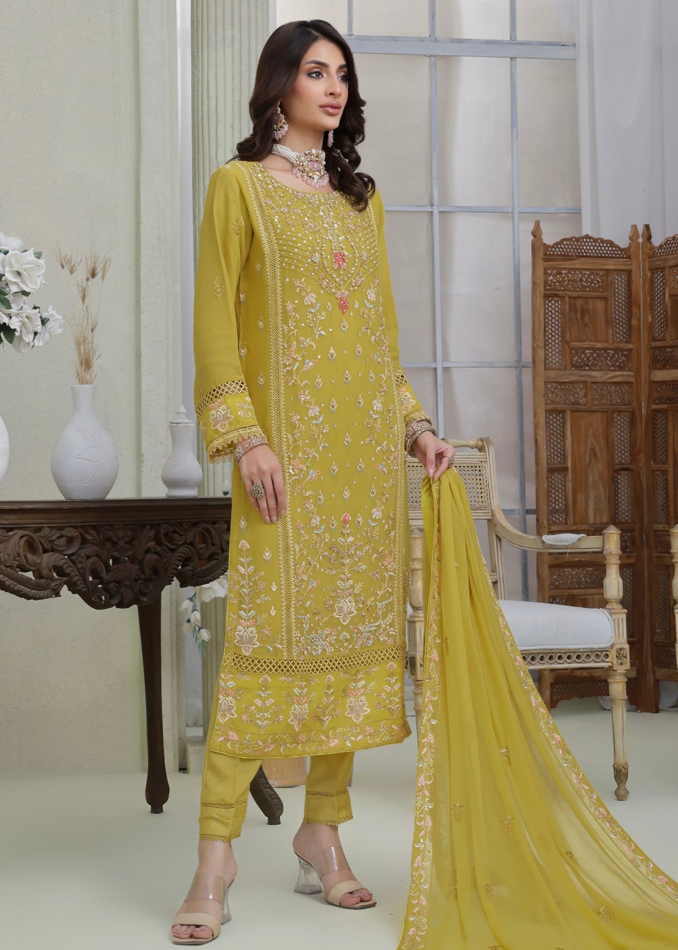 MCWU207-LUXURY CHIFFON EMBROIDERED SUITS