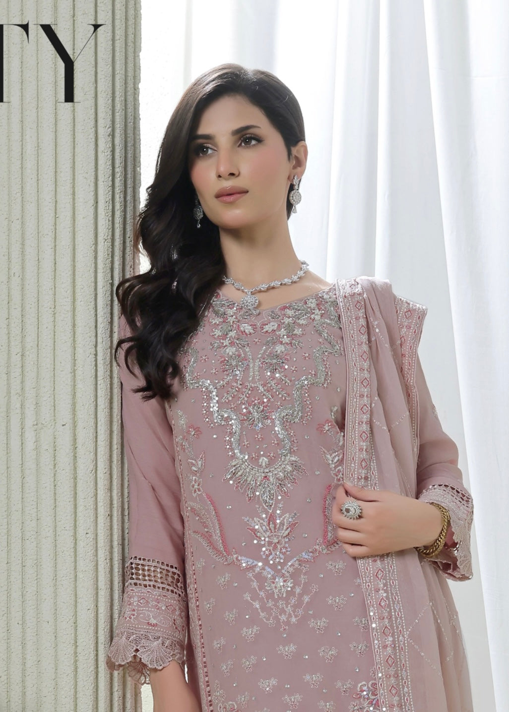 MCWU205-LUXURY CHIFFON EMBROIDERED SUITS