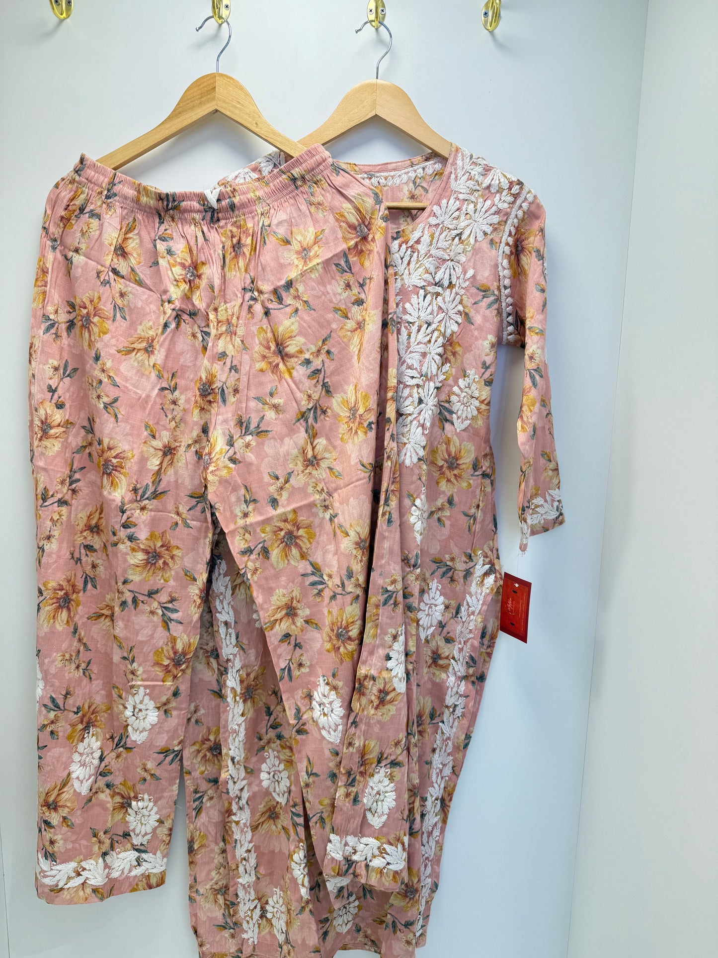 MCCK117-PREMIUM CHIKANKARI KURTI SET