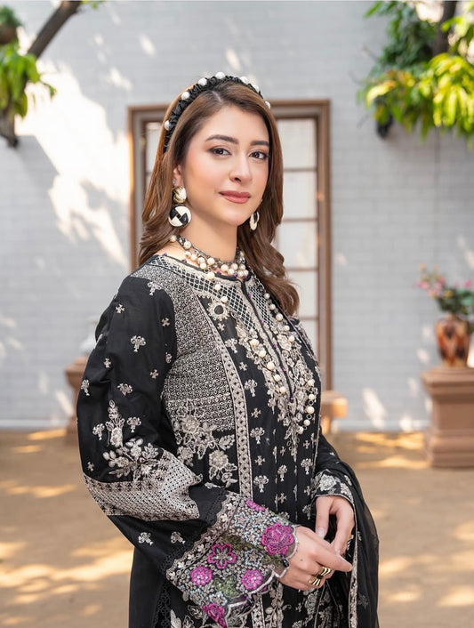 MCAR122-LUXURY COTTON LAWN SUITS