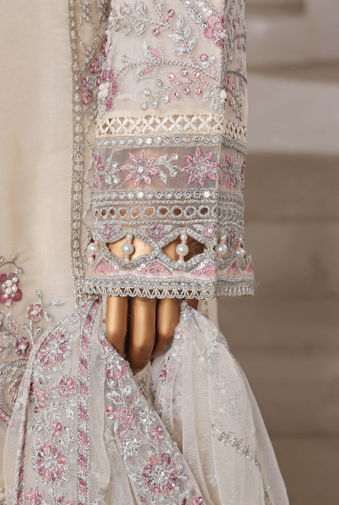 MCMHP103-LUXURY EMBROIDERED ORGANZA SUIT