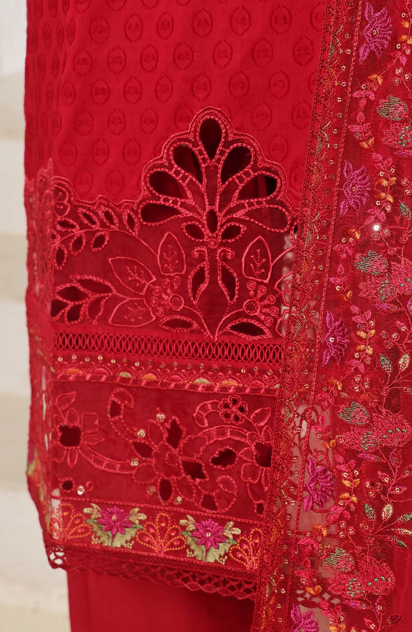 MCSJ105-LUX EMBROIDERED SUITS