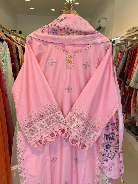 MCSE114-EMBROIDERED SUIT