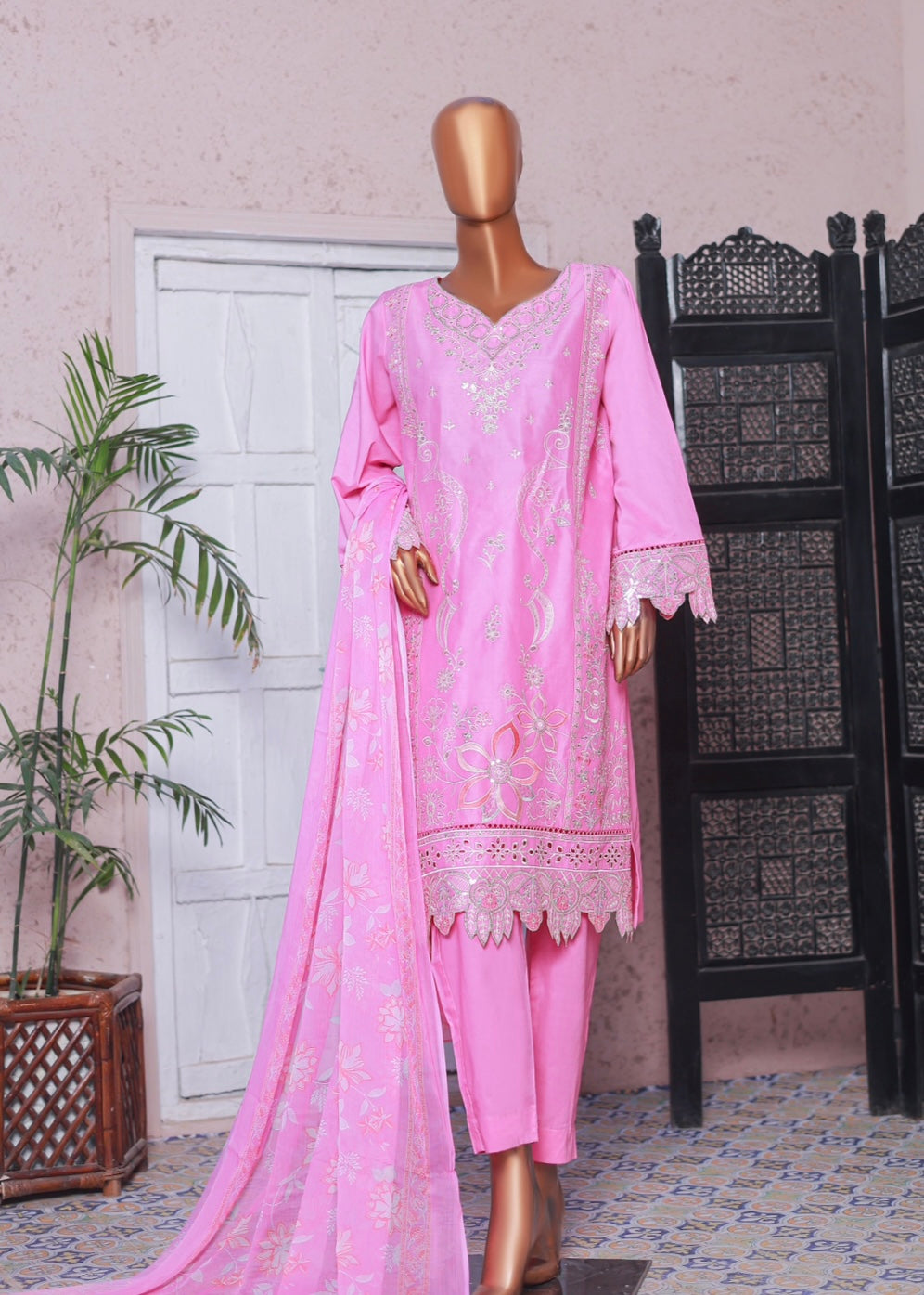 MCBS106-EMBROIDERED SUIT