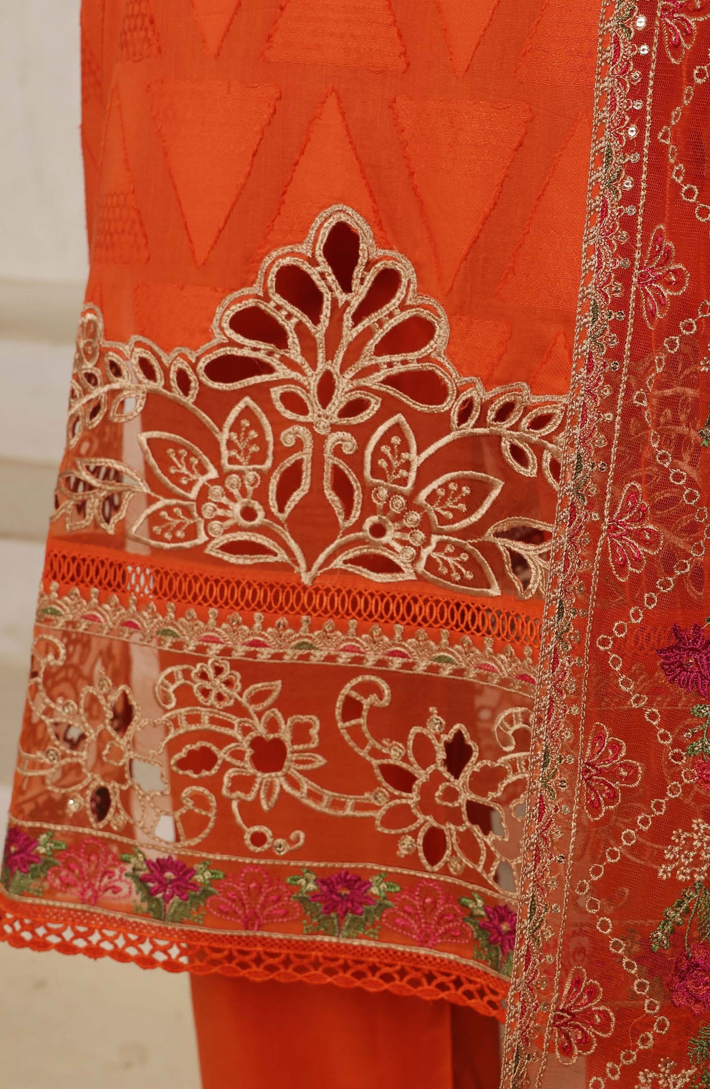 MCSJ107-LUX EMBROIDERED SUITS