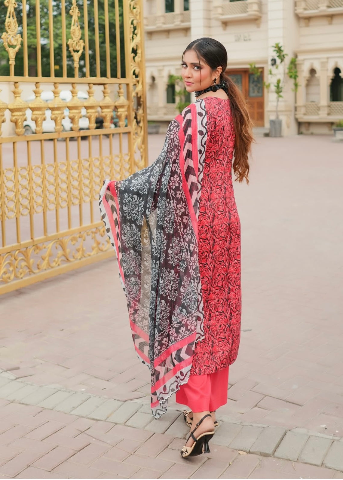 MCMR305-EMBROIDERED LAWN SUIT