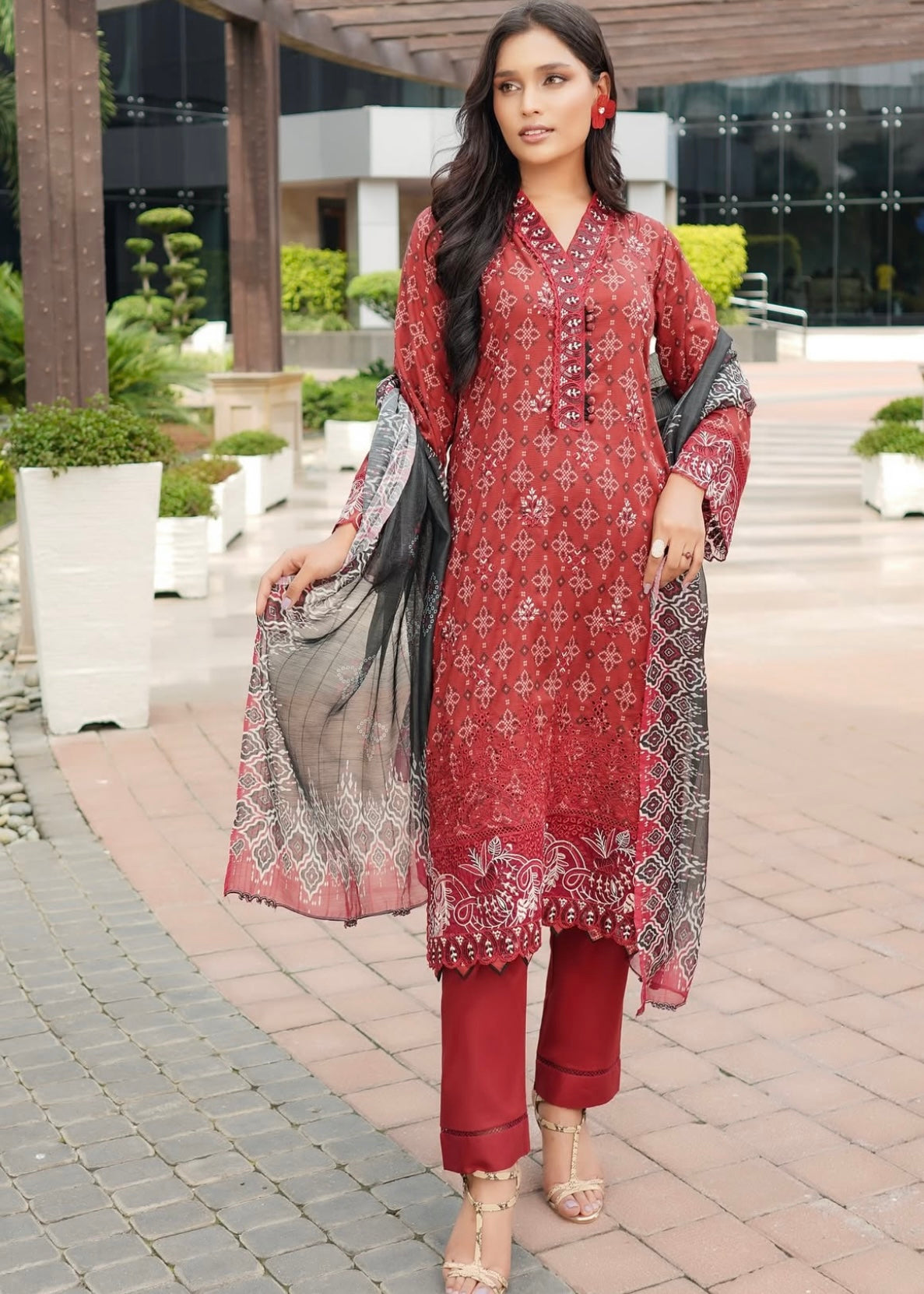 MCMR502-EMBROIDERED LAWN SUIT