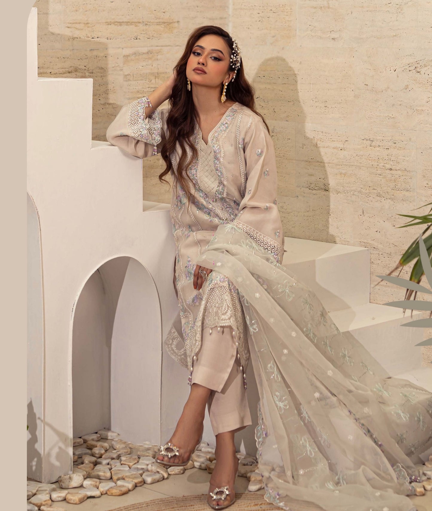 MC280-LUX EMBROIDERED ORGANZA
