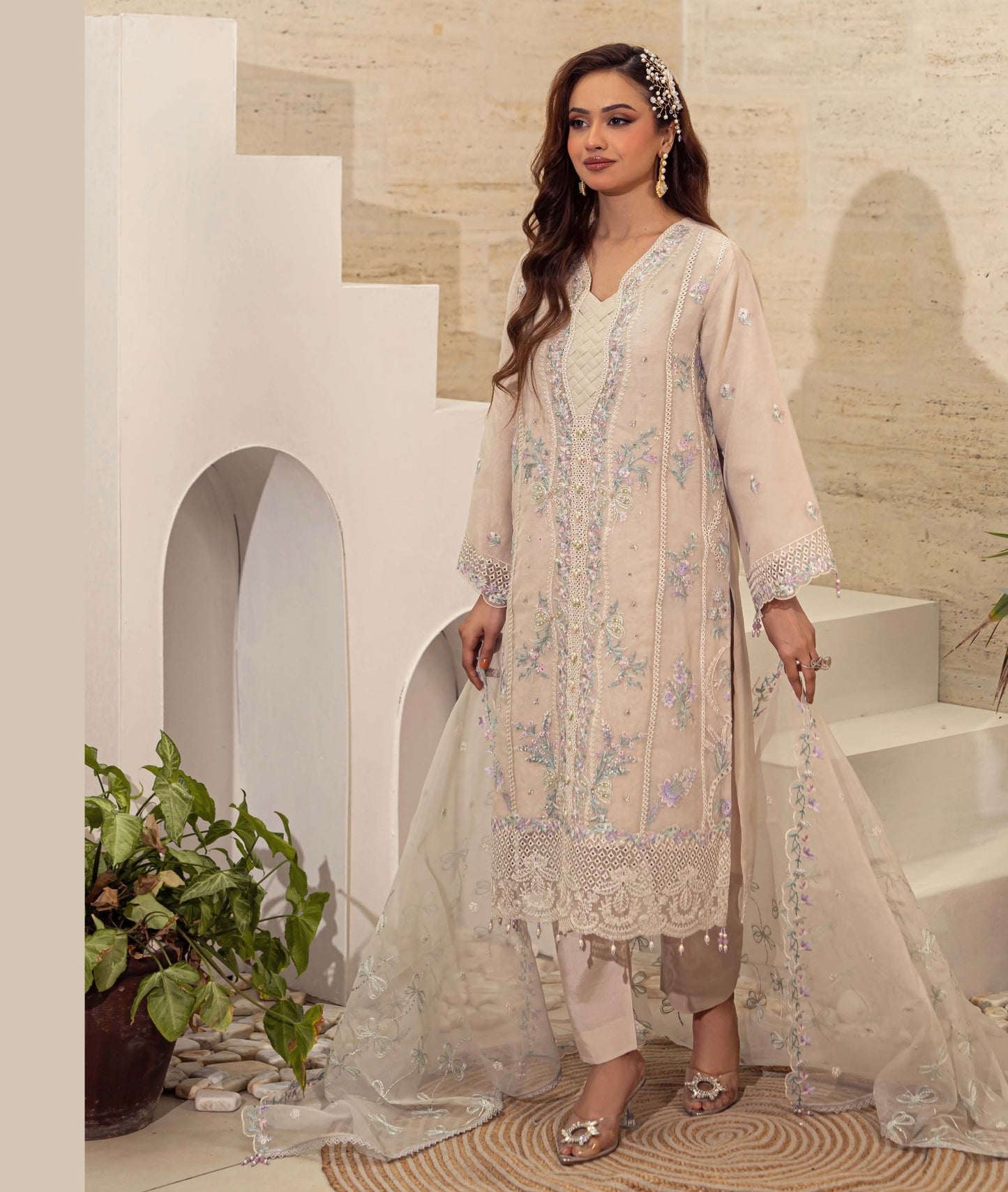 MC280-LUX EMBROIDERED ORGANZA