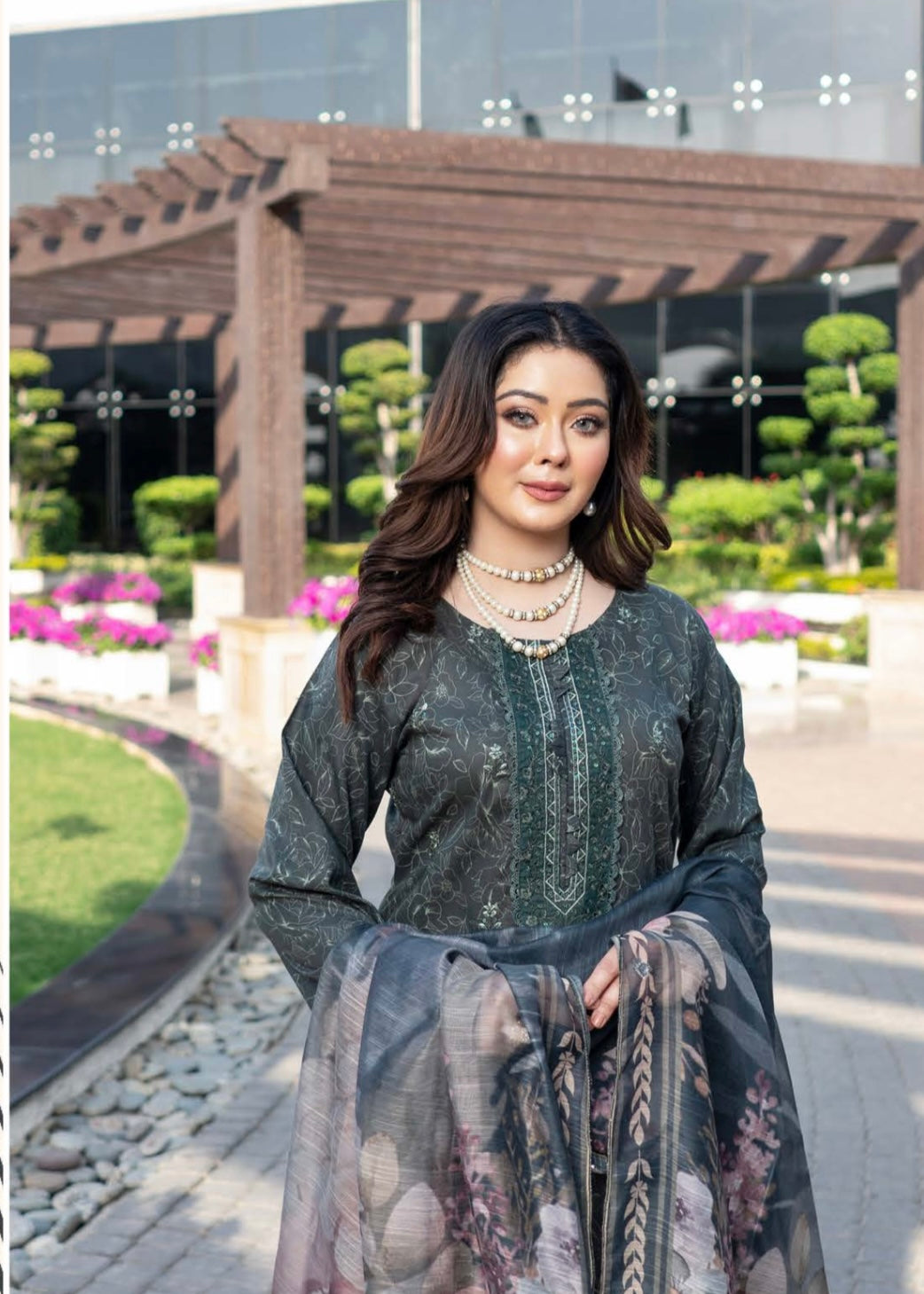 MCMR113-EMBROIDERED LAWN DUIT