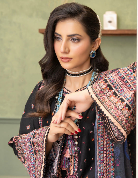 MCAR112-LUXURY COTTON LAWN SUITS