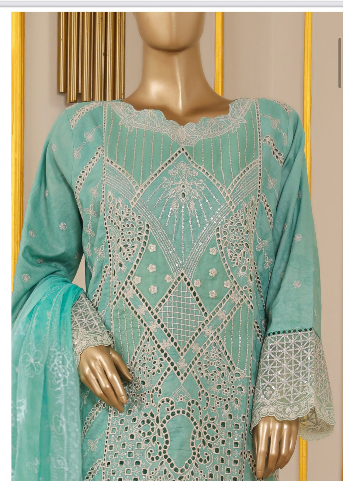MCBS905-EMBROIDERED LAWN SUIT WITH CHIFFON DUPATTA
