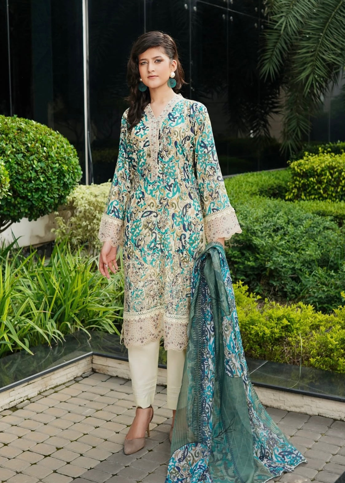 MCMR504-EMBROIDERED LAWN SUIT