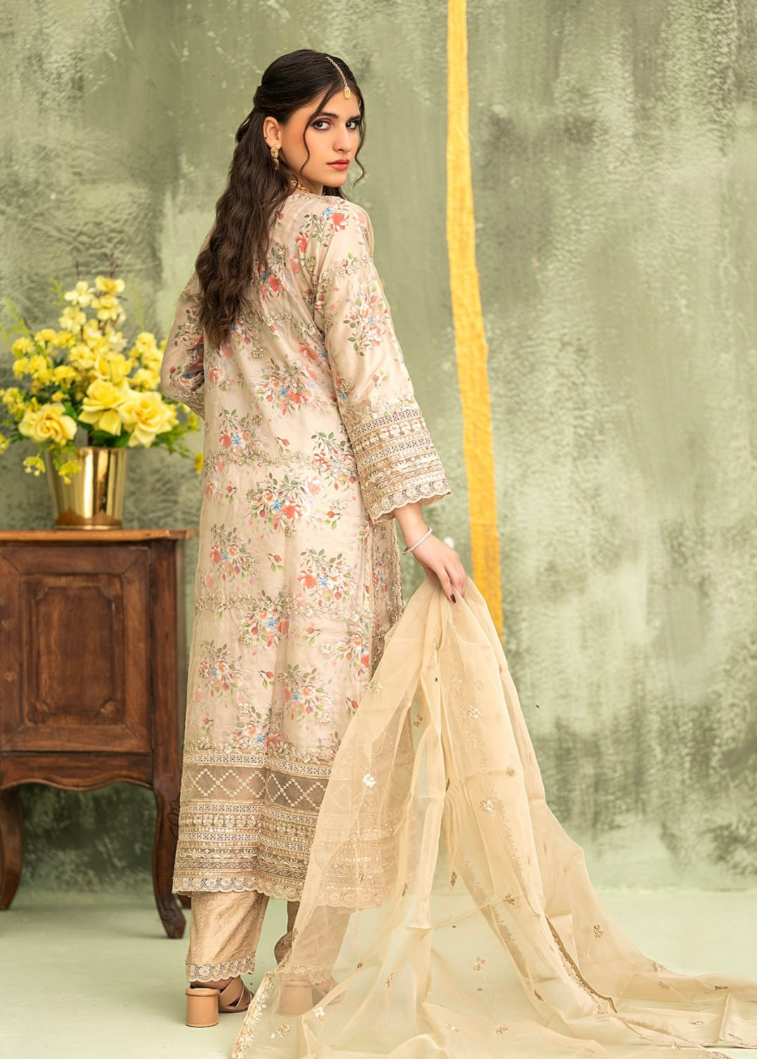 MCBN210-PREMIUM ORGANZA SUIT WITH COMPLIMENTARY GIFT
