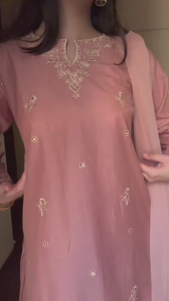 MCAQ140-PURE LAWN COTTON SUIT